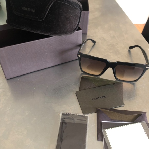 Tom Ford Sabrina black plastic sunglasses